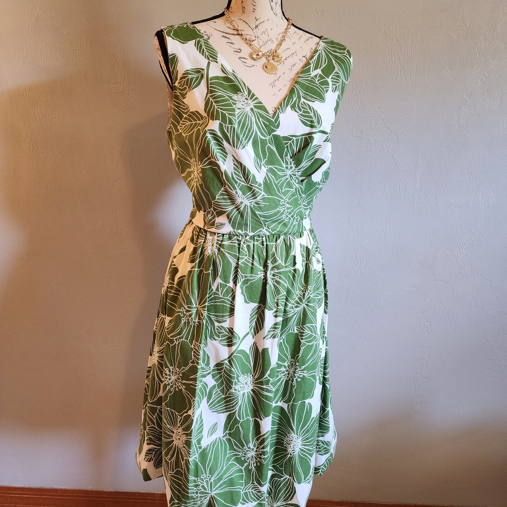 Jessica Howard Green and White Tropical Floral Midi Dress